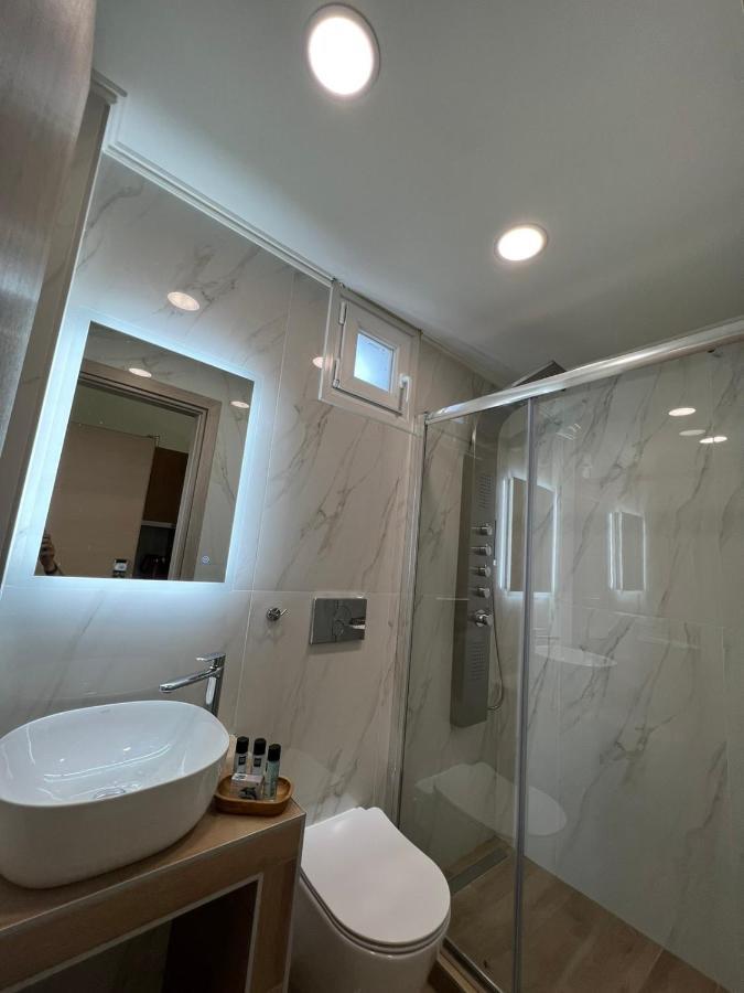 Wide Blue Luxury Boutique Suites Neos Marmaras Exterior foto