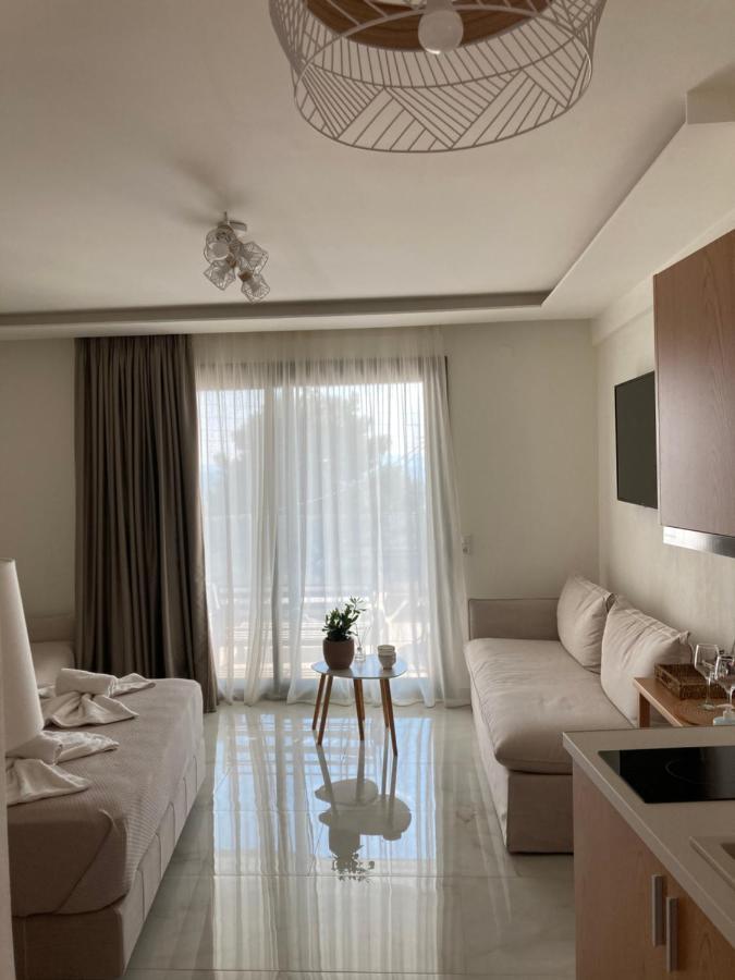 Wide Blue Luxury Boutique Suites Neos Marmaras Exterior foto