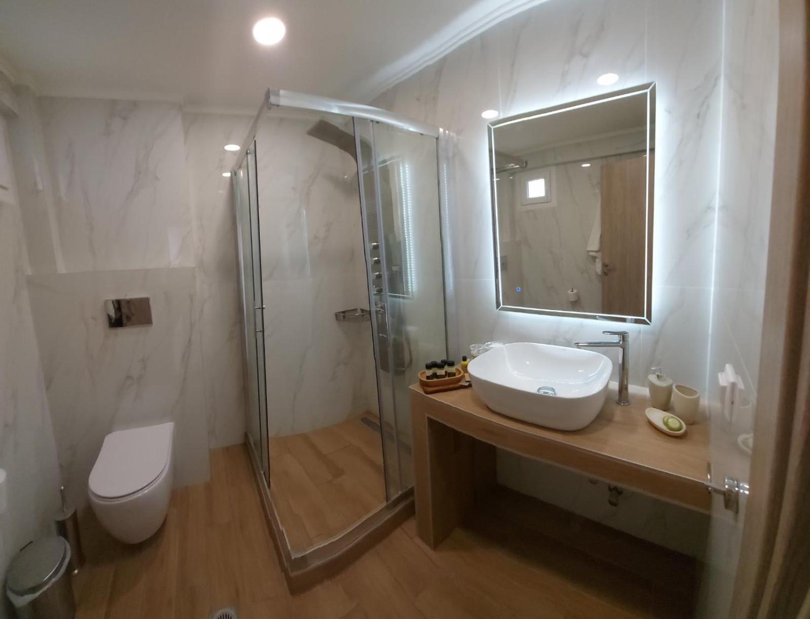 Wide Blue Luxury Boutique Suites Neos Marmaras Exterior foto